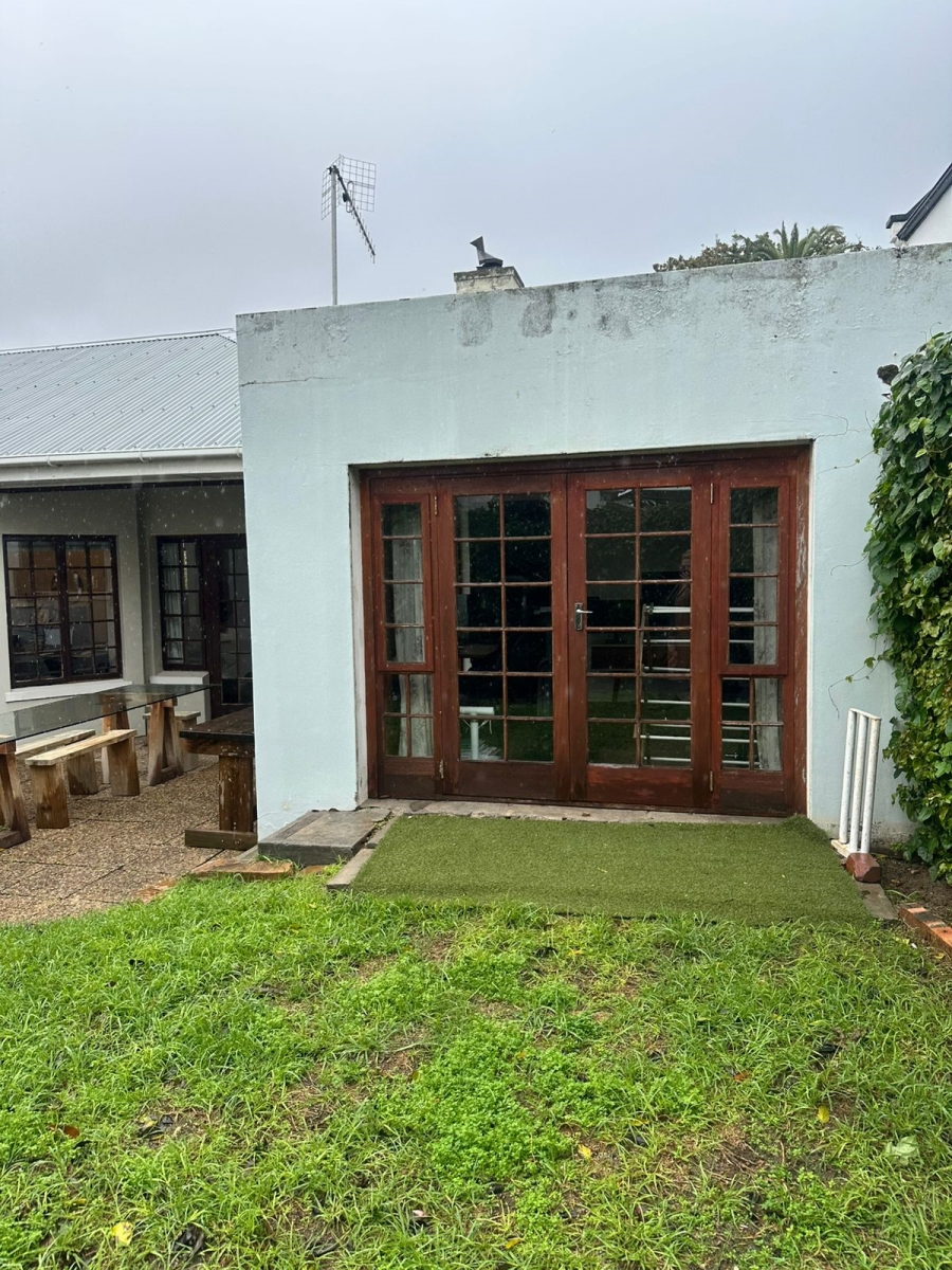 To Let 3 Bedroom Property for Rent in Wynberg Upper Western Cape